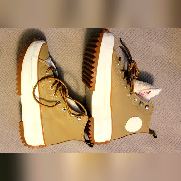 🆕️Converse  Run STAR Hike with Lined Sherpa Leather Nomad Platform Khaki S… - Picture 2 of 4